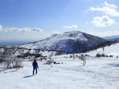 P1040074.jpg (66.51 KiB) 閲覧された回数 4445 回 藤原岳頂上方面