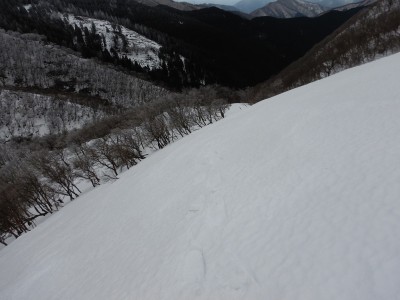 避難小屋手前の斜面で練習♪