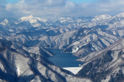 IMG_9199.jpg (659.66 KiB) 閲覧された回数 1803 回 徳山ダム、徳山湖と若丸山