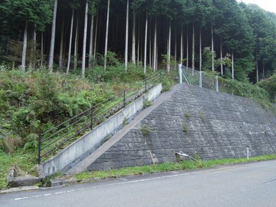 登山口.JPG (172.35 KiB) 閲覧された回数 4108 回 登山口かな?