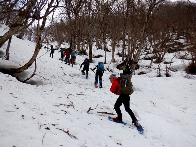 腕組みをしながら急登をスイスイ。