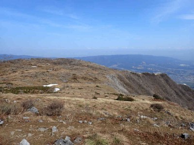 P3110107.jpg (79.73 KiB) 閲覧された回数 8358 回 藤原岳頂上付近のカルスト台地