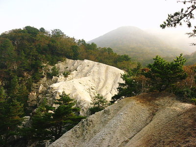 ● シロガレに到達だよ、降りてヤレヤレ峠