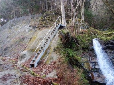 薊岳に向かう登りに使った梯子