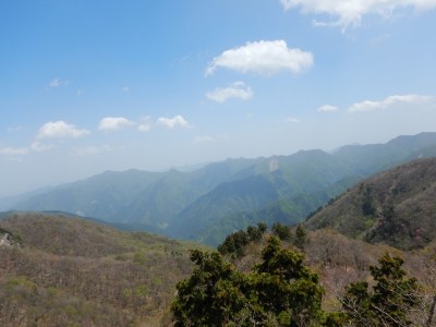 少し霞んでいるが絶景
