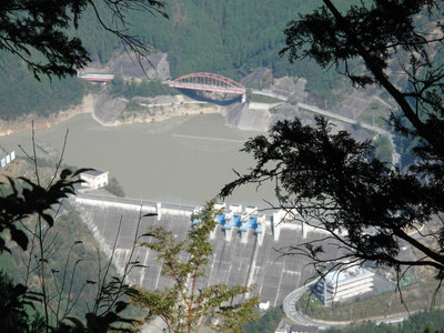 IMG_4300.jpg (471.98 KiB) 閲覧された回数 7588 回 飯盛山からの蓮ダム