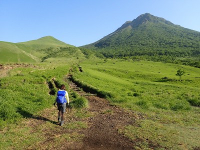 P5310484.JPG (453.03 KiB) 閲覧された回数 3110 回 この女性が由布岳登山880回目だそうです。