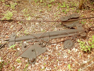 ヤドリギ平の架搬器