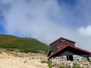 西駒山荘と将棊頭山