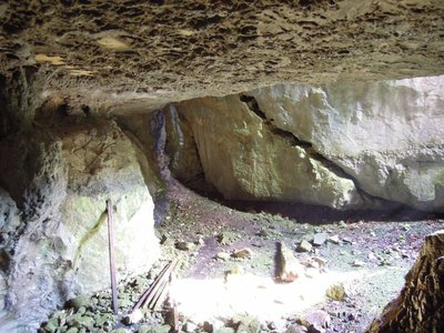 岩屋の内側.JPG (216.56 KiB) 閲覧された回数 5920 回 岩屋の内側