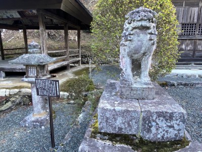 丹波佐吉の作という狛犬