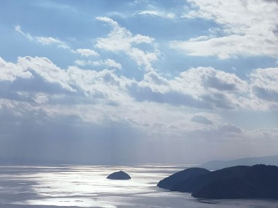 竹生島に神が降臨したよう。