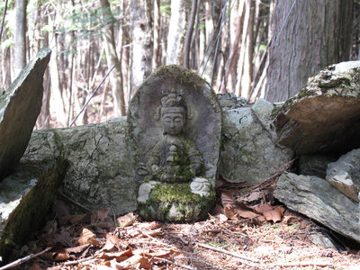 帝釈山の弥勒菩薩