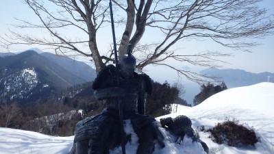 P2262837.jpg (564.45 KiB) 閲覧された回数 9522 回 戦国武将の銅像