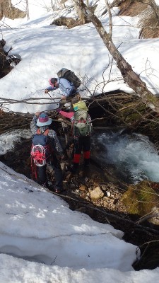 P4023290.jpg (380.49 KiB) 閲覧された回数 5058 回 まずは渡渉