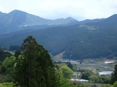 P5060005.jpg (52.25 KiB) 閲覧された回数 3348 回 曽爾の山村風景と曽爾高原