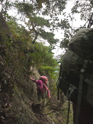 岩壁のトラバース