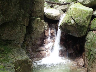 P7070080.jpg (84.86 KiB) 閲覧された回数 2473 回 チョックストーン滝