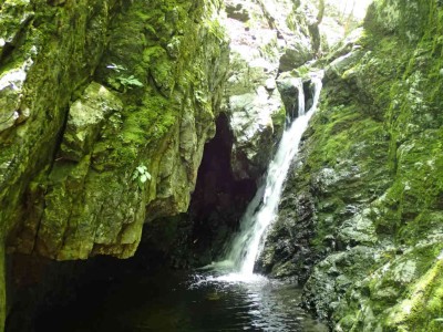 P8010074.jpg (101.42 KiB) 閲覧された回数 2399 回 奥山谷左俣の滝