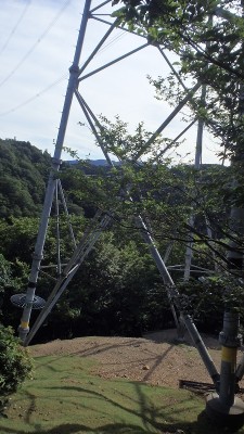 P7304171.jpg (400.79 KiB) 閲覧された回数 3221 回 送電鉄塔