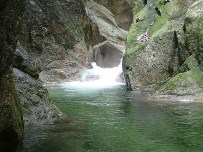 P8090037.jpg (80.22 KiB) 閲覧された回数 2372 回 七ツ釜入口