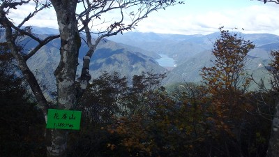 PA150595.jpg (362.91 KiB) 閲覧された回数 3710 回 花房山山頂から徳山ダム方面