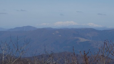 PC120868.jpg (242.04 KiB) 閲覧された回数 2399 回 白山見えた!