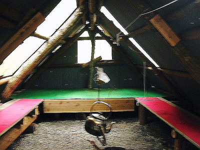 ●　部屋内部は広い