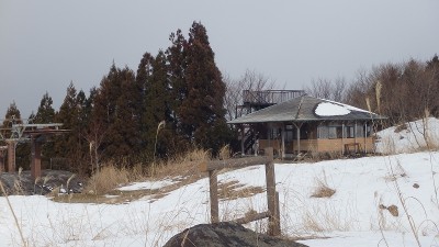 P1191045.jpg (337.26 KiB) 閲覧された回数 2610 回 リフト終点の三角点「貝月」