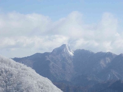 P1310057.jpg (35.28 KiB) 閲覧された回数 6300 回 鎌が岳