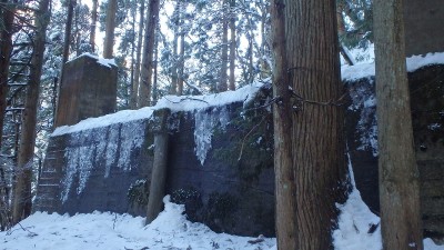 P2051284.jpg (398.55 KiB) 閲覧された回数 4802 回 鉱山施設の遺物