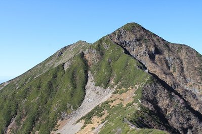 IMG_1074.jpg (85.62 KiB) 閲覧された回数 10978 回 コース核心部。中央が奥聖。後方に前聖