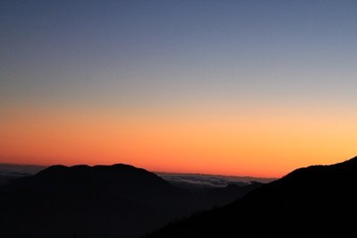 IMG_1020.jpg (30.16 KiB) 閲覧された回数 10978 回 残照を浴びる上河内岳