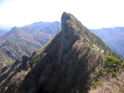 S340tenngutake_misen_yori001a.JPG (162.67 KiB) 閲覧された回数 9159 回 天狗岳、弥山より