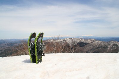 私の初代スノーシューは25インチだった　今は3代目　だんだん壊れやすくなって来た　初代は丈夫だった