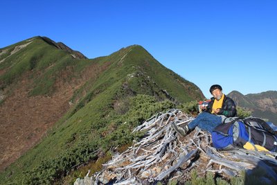 IMG_1064東聖.jpg (604.63 KiB) 閲覧された回数 9989 回 東聖の稜線