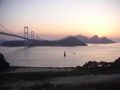 本四連絡橋・来島大橋の日の出