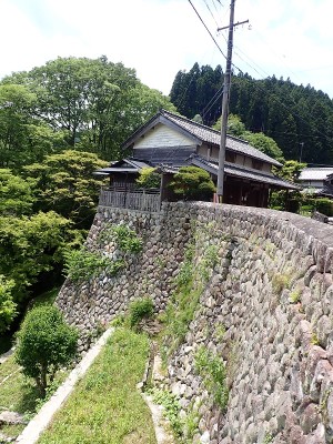 田中家の石積み