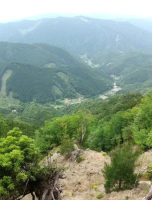 縦走路から月出方面を眺める