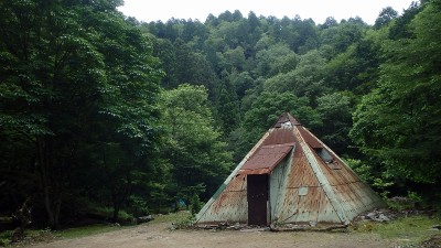 P6252445.jpg (395.67 KiB) 閲覧された回数 3754 回 シンボルの建物