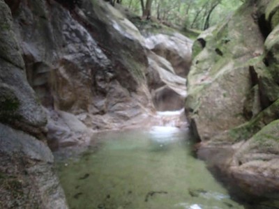 P8020041.jpg (46.07 KiB) 閲覧された回数 6002 回 七ツ釜入り口