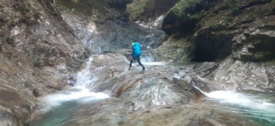 ポットホールと小滝 - コピー.jpg