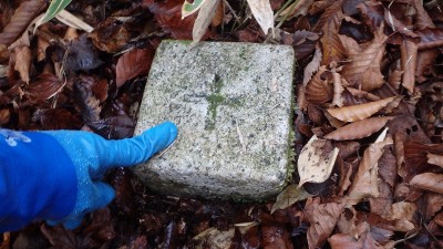 PB150079.jpg (382.63 KiB) 閲覧された回数 4716 回 三角点