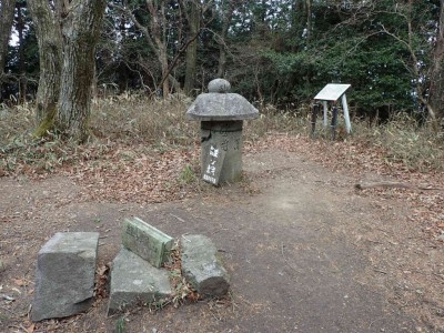 PC190022.jpg (126.36 KiB) 閲覧された回数 6071 回 経ヶ塚山