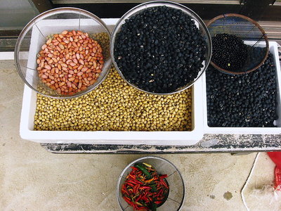 ● やっと片付けました、豆が大量だよ。豆腐と味噌を作ろうおもてます（＾＾）