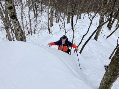 一番でかい雪庇にトライ