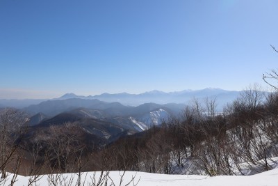 那須連山.jpg (282.78 KiB) 閲覧された回数 12233 回 那須連山。左端の顕著な二コブが二股山