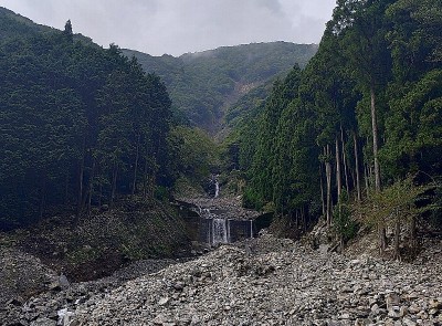 KIMG20240916_090737591.JPG (226.54 KiB) 閲覧された回数 4843 回 銚子谷の銚子大滝?