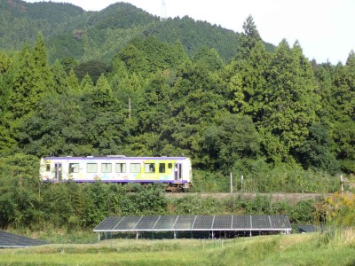 PA310043.jpg (112.29 KiB) 閲覧された回数 5184 回 関西本線を走るマッチ箱機関車