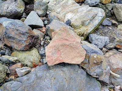 2024-11-04_11-53-45~2.jpg (266.17 KiB) 閲覧された回数 3341 回 辰砂?マンガン鉱?